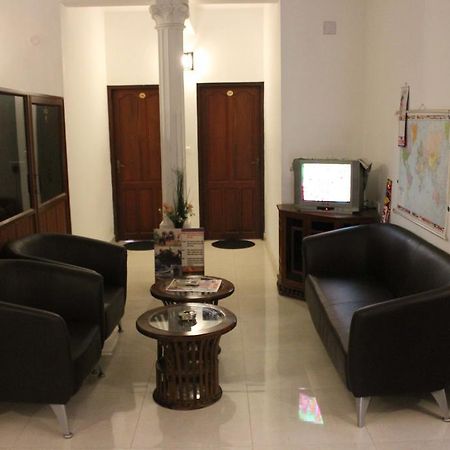 Globe Trotters Inn Kochi Exterior photo