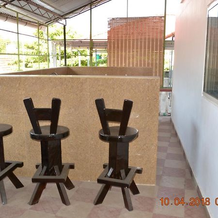 Globe Trotters Inn Kochi Exterior photo