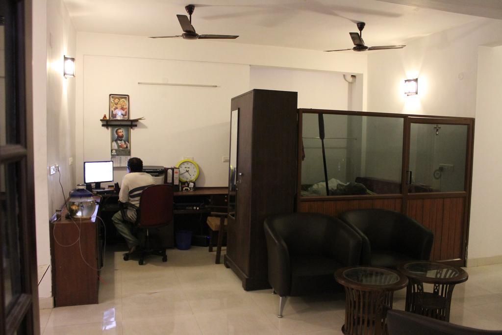 Globe Trotters Inn Kochi Exterior photo